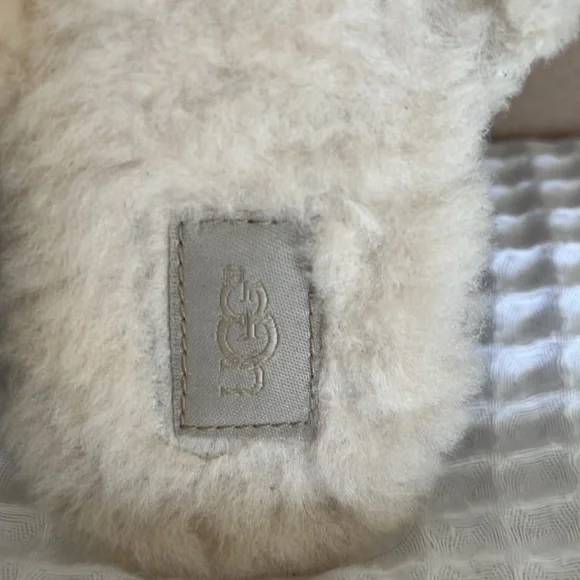 UGG LANE Slipper/Slide - Picture 4 of 5